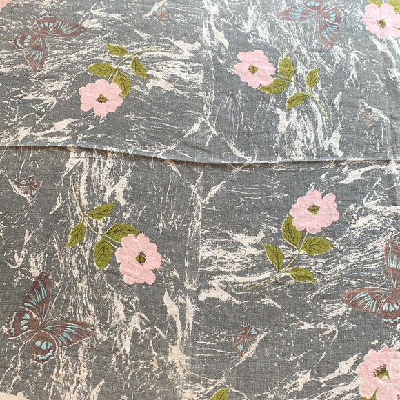 Vintage Tablecloth 50”x50” - Picture 4 of 7